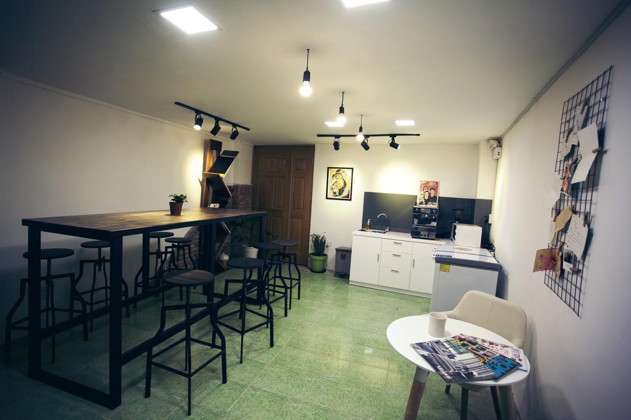 Sgn Living Bed & Breakfast Ho Chi Minh City Bagian luar foto